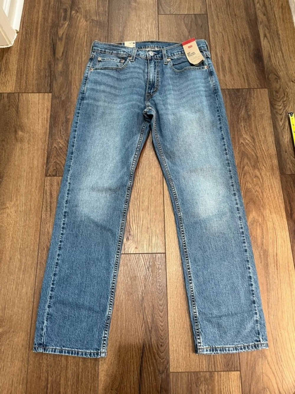 NWT!! Levi’s 559 Relaxed Straight Fit Men’s Jeans Medium Wash Size 31x32 Zip Fly